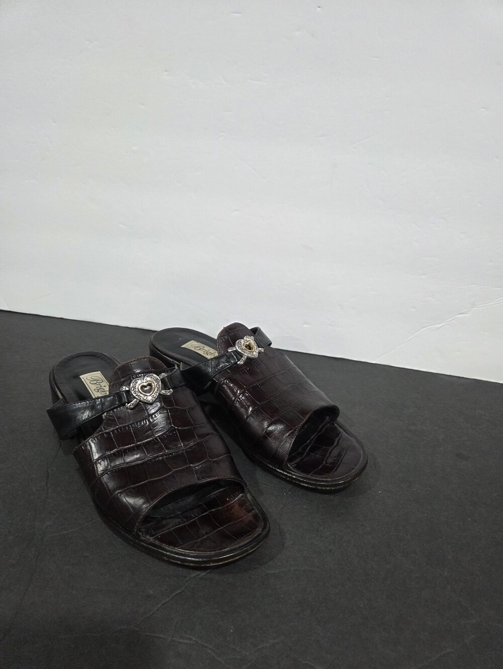 Brighton Women's Slide Sandals in Dark Brown Croc-Embossed Leather Sz.7.5